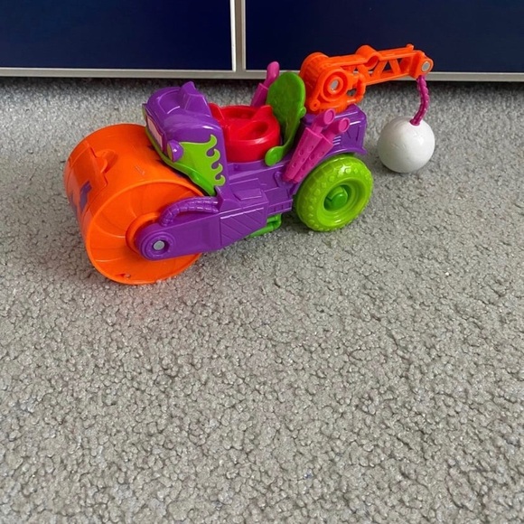 Imaginext DC Super Friends The Joker Steamroller Vehicle with Batman + Batgirl - Picture 2 of 12